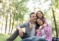 Jangan Anggap Sepele Stres yang Moms Alami, Liburan Bersama Keluarga Bisa Jadi Solusinya