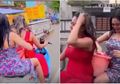 Beredar Video Biduan Dangdut Asyik Mandi di Atas Motor dengan Pakaian Seksi, Begini Nasibnya yang Harus Menanggung 'Hukuman'