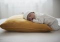 Kesulitan Merawat Kulit Bayi yang Sensitif? Berikut Caranya Moms!