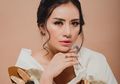 Shinta Bachir Pamer Tubuh Seksi dan Perut Rata, Netizen: Ada Penampakan Warna Hitam Apa Tuh?