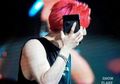 Suho EXO Dilempar oleh Seorang Penggemar di Malaysia, Ternyata Isinya iPhone 11