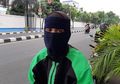 Kisah Desi, Driver Ojol Bercadar, Gantungkan Hidup Jadi Ojol setelah Suami di PHK dan Menderita Hepatitis A, bila Dapat Penumpang pria Ini yang Ia Lakukan