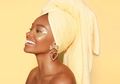 Bikin Masker Sendiri untuk Area Bawah Mata dengan Kapas, Coba Yuk