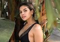 Pakai Hot Pants Seksi, Nikita Mirzani Tertawa Girang Saat Digendong Jeremiah Lakhwani Si Aquaman Indonesia