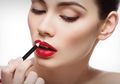 Cara Pakai Lip Liner untuk Pemula dengan Tahapan yang Mudah