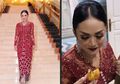 Cuma Makan Gorengan, Krisdayanti Pakai Kebaya Merah yang Curi Perhatian