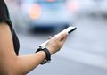 Sering Charge HP di Mobil? Lakukan 4 Hal Ini agar Terhindar dari Bahaya
