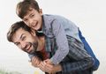 #LovingNotLabelling: Tanpa Melabeli 'Jago Kandang', Dads Harus Berkontribusi Mendidik Si Kecil Agar Kelak Jadi Pria Sejati