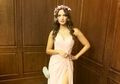 Ibu Anak 3 Tapi Badan Tetep Oke, Pose Duduk Silang Pamer Paha Nia Ramadhani Bikin Netizen Iri