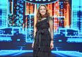 Foto Bareng Anak-Anaknya Saat Ditemani Syuting Indonesian Idol, Wajah Awet Muda Maia Estianty Jadi Sorotan Netizen: Kayak Foto Sama Adik!