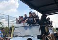 Seolah Mulan Jameela Cuma Pajangan Saja, Wanita Ini Berani Teriaki Ahmad Dhani Saat Sang Musisi Duduk di Atas Truk, Bikin Penasaran, Ini Sosoknya