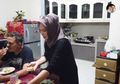 Rumah Mewah Anak Dan Menantunya Di Jakarta Ditaksir Seharga 50 Miliar, Yuk Intip Rumah Mertua Ussy Sulistiawaty Di Malang Yang Asri Dan Bersahaja, Luasnya Jauh Panggang Dari Api