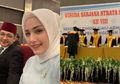 Usai Berjuang dengan Skripsi, Pasha Ungu Akhirnya Wisuda Ditemani Sang Istri