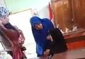 Padahal Cuma Gara-gara Hal Sepele Ini, Seorang Ibu Tampar Siswi SD saat Pembagian Rapor, Kini Ibu Arogan Itu Rasakan Akibat Perbuatannya