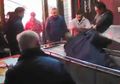 Seorang Anak Ambil Paksa Mayat Ayahnya Dari Peti Matinya, Kemudian Memukuli Jenazahnya, Rupanya Sudah Lama Menyimpan 'Dendam' Akibat Ini