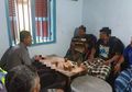 Pantas Polisi Sampai Menggerebek Dengan Geram Dan Warganet Sampai Membully, Alasan Remaja Buat Video Mandi di Atas Motor Ini Begitu Konyol: 'Bikin Malu Keluarga!'