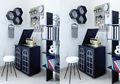 Tema Monokrom, Hati-hati Ruang Jahit Pribadi Ini Bisa Bikin Betah, Contek Idenya!