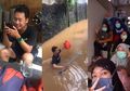 Bagai Pahlawan di Tengah Musibah Banjir Jakarta, Kevin Rela Terjang Banjir Jauh-jauh dari Pamulang ke Indekos Temannya di Kemang, Bawa Makanan dan Pimpin Kawannya Evakuasi ke Tempat Aman