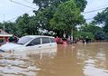 Seberapa Kuat Arus Banjir Hingga Bisa Menghanyutkan Mobil?