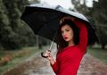 Inilah Pilihan OOTD yang Cocok Dipakai Saat Musim Hujan dan Banjir