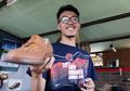 Mengolah Bahan yang Selama Ini Jadi Limbah, Pria Putus Kuliah Ini Bikin Sepatu dari Kulit Ceker Ayam yang Sudah Mendunia