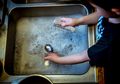 Cara Mudah Mengajarkan Anak-anak untuk Menyelesaikan Tugas Rumah