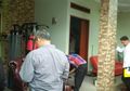 Polisi Akhirnya Datang & Periksa Rumah Teddy, 3 Benda Ini Dibawa Setelah Olah TKP