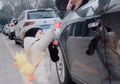 Bocah 1 Tahun Ini Ambil Sampah dan Balikin ke Orang yang Jatuhinnya dari Mobil