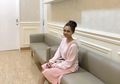 Pakai Riasan Warna Ungu Pastel, Rina Nose Kebanjiran Pujian dari Netizen: Kayak Barbie!