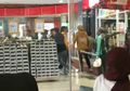 Viral Video Tawuran antar Pelajar di Depok, Baku Hantam Sampai Masuk Mall