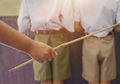 Mulai Dihilangkan, Sekolah Ini Justru Kembali Terapkan Hukuman Fisik Buat Muridnya