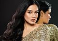 Tanpa Pakai Bikini Saat di Pantai, Titi Kamal Justru Tampil Seksi Pakai Off Shoulder Dress yang Jadi Sorotan!