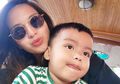 Kerap Berpenampilan Mewah, Tak Disangka Nia Ramadhani Juga Ajari Buah Hatinya Berbagi dengan Cara ini!