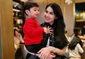 Putra Sandra Dewi Raphael Moeis, Antusias Saat Berlatih Renang, Berikut Manfaat Renang Bagi Si Kecil