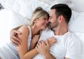 4 Alasan Mengapa Bercinta dengan Pasangan Bisa Bikin Wajah Mulus Bak Pakai Skincare