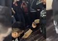 Cowok Ini Lamar Kekasihnya di Tengah-tengah Konser Machine Head