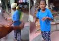 Berjalan Tanpa Alas Kaki, Nenek Ini Ditendang dan Dibentak karena Dituduh Mengutil di Pasar, Netizen pun Tak Tega: Hatiku Langsung Teriris