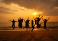 6 Zodiak Ini Punya Paling Banyak Teman, Pernah Iri dengan Mereka?