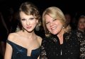 Jalani Pengobatan, Ibunda Taylor Swift Didiagnosis Mengidap Tumor Otak