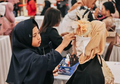 Bikin Iri Profesional, MUA Cilik Berusia Sembilan Tahun Ini Pintar Banget Merias dan Langganan Juara! Lihat Hasil Polesannya Ini