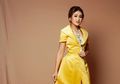 Pakai Dress Mini Pamer Paha Waktu Foto Sama Cowok, Netizen Justru Salfok Ke Sepatu Ayu Ting Ting