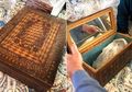 100 Tahun Setelah Perampok Ini Dipenjara, Hasil Rampokannya dalam Peti Misterius Dibuka, Isinya Bikin Semua Orang Sedih Sekaligus Kaget Karna Hanya Mendapati Benda Tak Berharga Ini