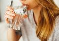 Seorang Wanita Kaget Lihat Perubahan Pada Kulitnya Setelah Rutin Minum 3 Liter Air Putih Setiap Hari, Kok Bisa?