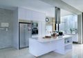 Mengekspos Material, Intip Dapur Bergaya Tropis Unfinished yang Ciamik!