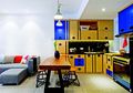 Rumah Cluster Tampil Beda dengan Suasana Café yang Homey, Terapkan 3 Gaya Interior Sekaligus, Dindingnya Mirip Peti Kemas