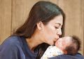 Usai Melahirkan Tiger Wong, Paula Sering Buat Warganet Salah Fokus karena Penggunaan Pilis di Dahinya, Berikut Manfaat Pilis Bagi Moms yang Baru Saja Melahirkan