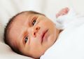 Kepala Bayi Peyang Buat Moms Was-was? Berikut Tips Mengembalikannya ke Bentuk Normal