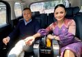 Krisdayanti Pamer Foto Mesra dengan Raul Lemos, Netizen Malah salah Fokus dengan Hal Ini: Apa Modelnya Memang Begitu ya?