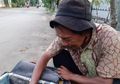 Perjuangan Tobiin 15 Tahun Jadi Penjual Es Kue Keliling, Rahasiakan Pekerjaan Takut Anak Malu: 'Keluarga Saya Enggak Ada yang Tahu'