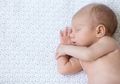 Benarkah Bentuk Kepala Bayi yang Datar Bisa Sebabkan Risiko Tumbuh Kembangnya? Ini Penjelasannya